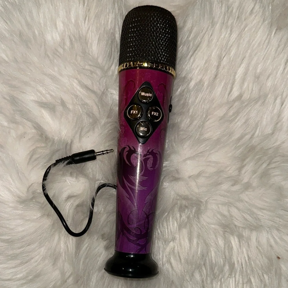 Descendants 2 Wireless MP3 Black Microphone - great condition